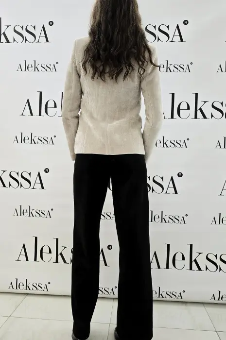 Бежаво сако - 99 - Бежаво сако - 99