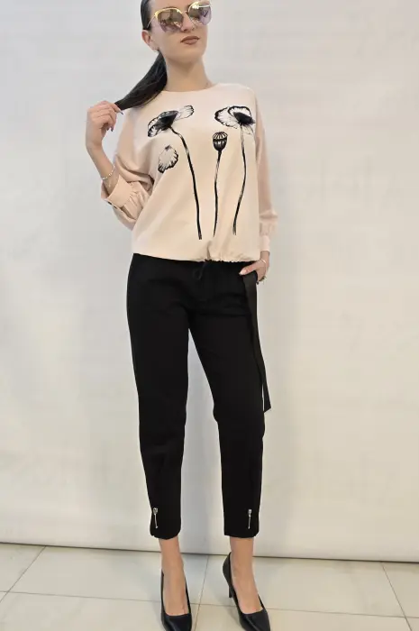 Блуза пудра с черни цветя - 492 - Блуза пудра с черни цветя - 492