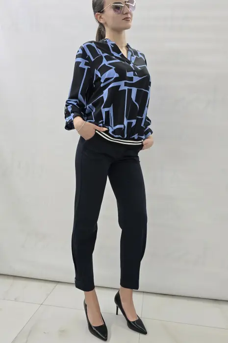 Дамска блуза в принт черно и синьо - 577 - Дамска блуза в принт черно и синьо - 577